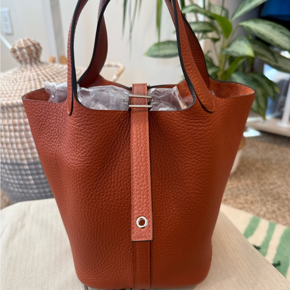 Hermes Rich Tan Leather Tote ( Brand new)